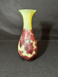 ガレのバラ文花瓶の作品写真